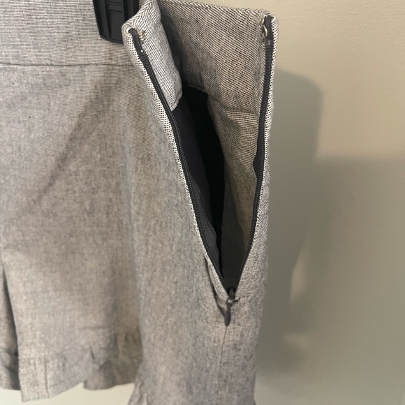 LOFT Side Zip Ruffle Shorts-12 - Picture 6 of 6